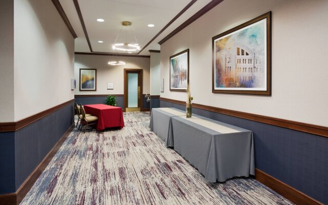 Sheraton St. Paul Woodbury Hotel