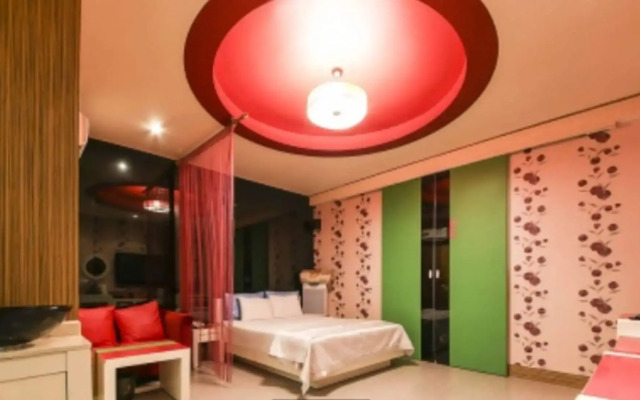 Shine Motel