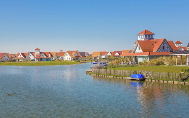 Spacious detached villa with washing machine, beach at 400m.