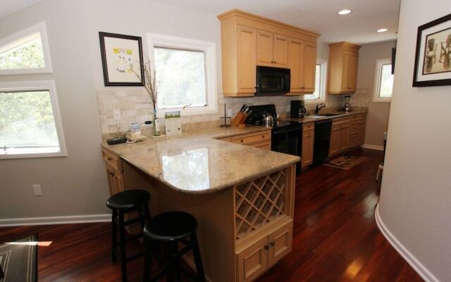 Sideways - 4 Br home by RedAwning