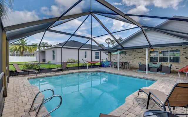Chic Palm Coast Escape: Lanai & Heated Pool!
