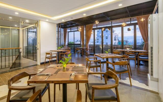 Platinum Danang Hotel