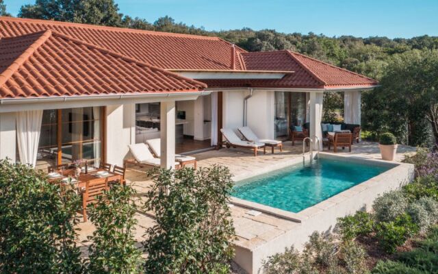 Luxury Beach Villas Porto Bus
