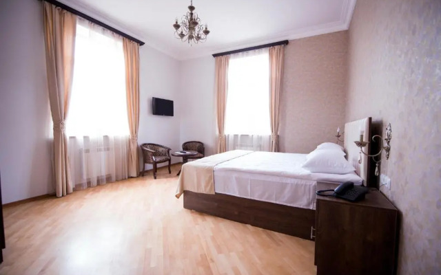 Royal Palace Hotel