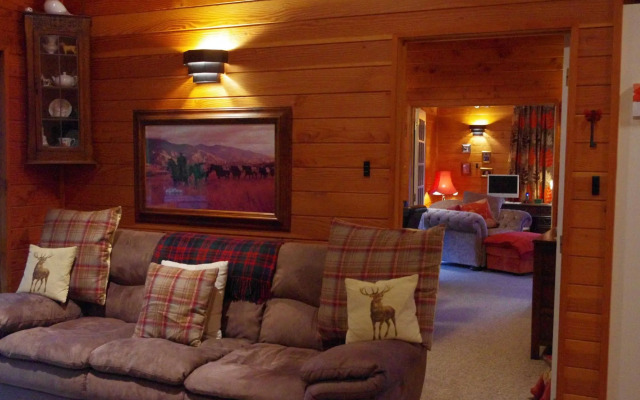 Karamu Valley Lodge