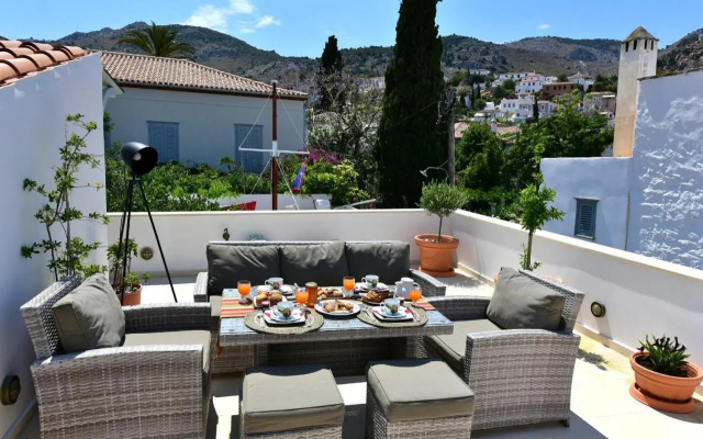 Agate Hydra luxury apartment