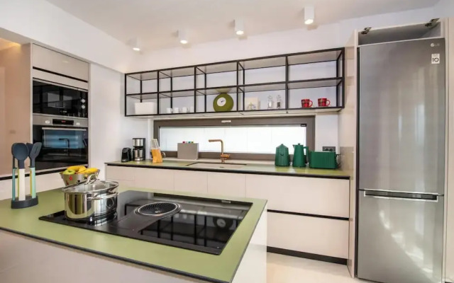 Flos Apartments