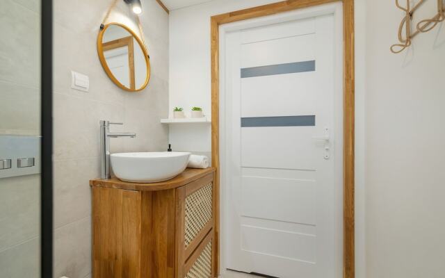 Comfy Apartment Opolska by Renters