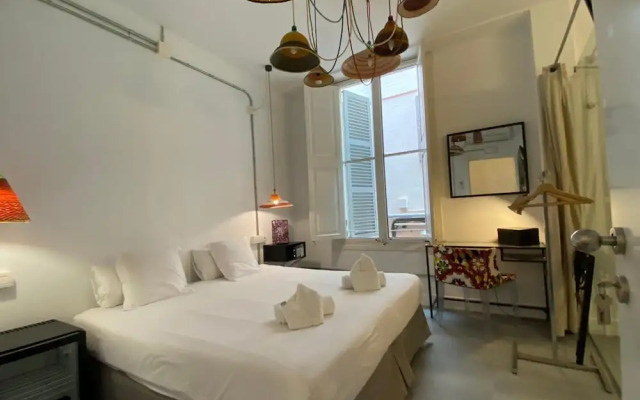 Antiguo Brondo Selfcheck-in Smart Rooms