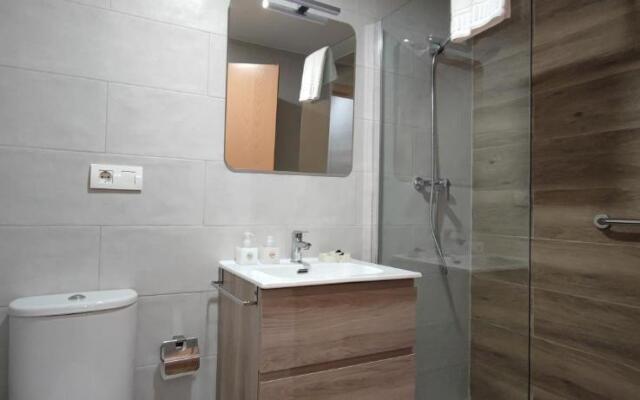 Esguil, apartamento con piscina, a 3 km de la playa