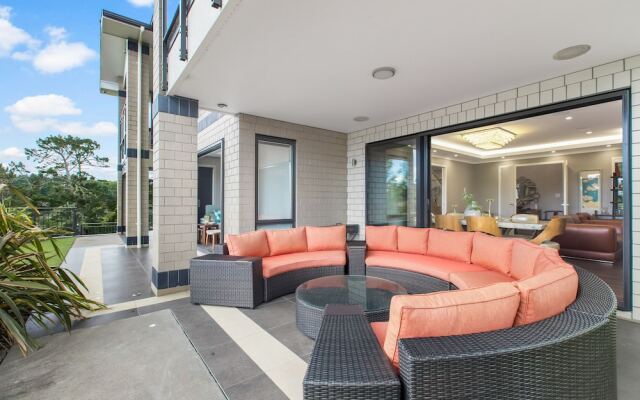 Luxe Whitford Mansion - Pool & Tennis Court