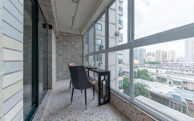 Xi'an City Center View Apartment