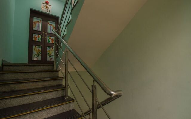 OYO 16519 Home Elegant 3BHK Parra