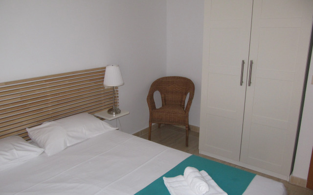Life Apartments Alameda Colon