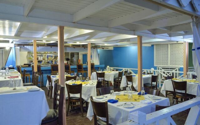 Dover Beach Hotel