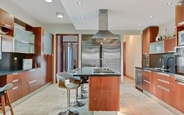 Luxurious 8-bedroom Dreamy Villa