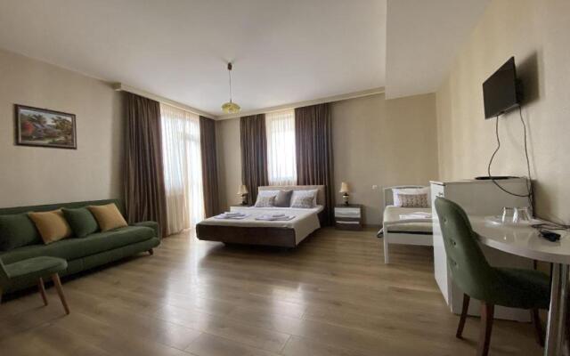 Hotel Legiandro Surami
