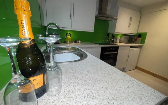 Zip Cottage Sleeps 2-3 Climb Snowdon zip World