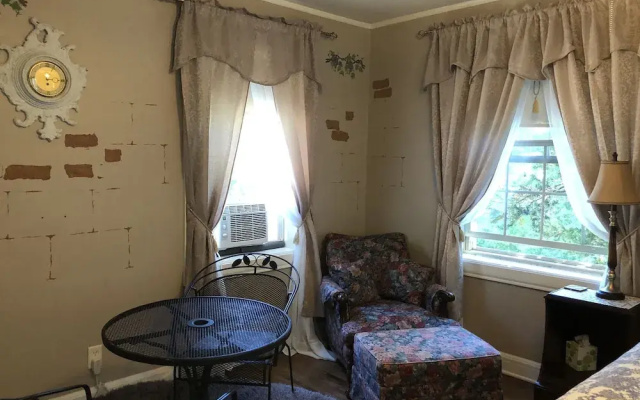Munro Manor Lodging