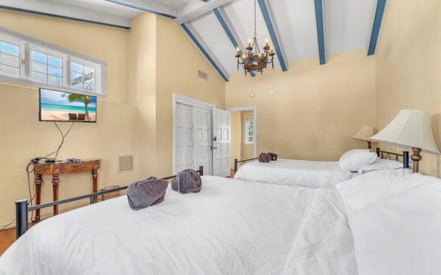 Huge Pool 6 Bedrooms 20 People Beach