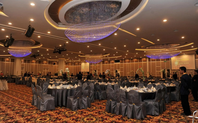 Grand Riverview Hotel