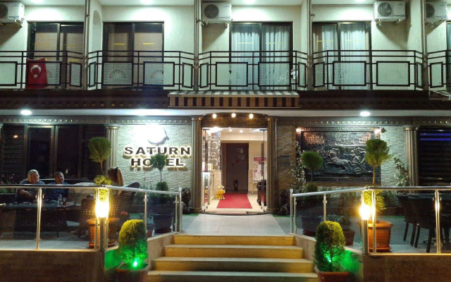 Saturn Hotel
