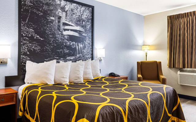 Super 8 by Wyndham Pittsburgh/Monroeville