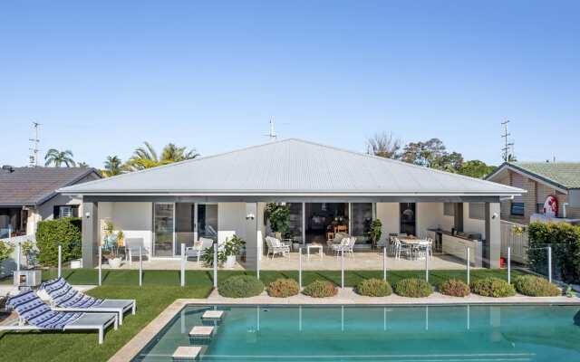 Luxe Family Entertainer on Canal  Private Pool