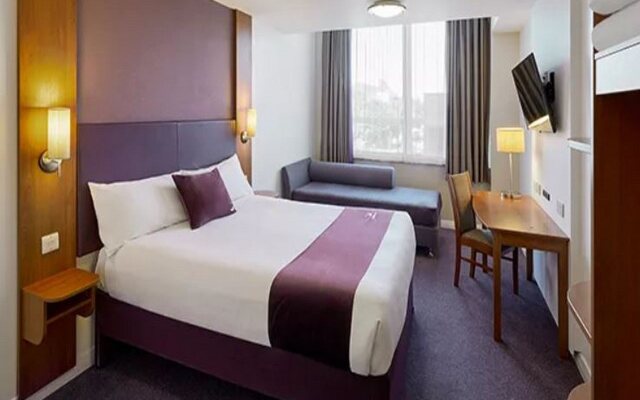 Premier Inn Manchester Trafford Centre Sth