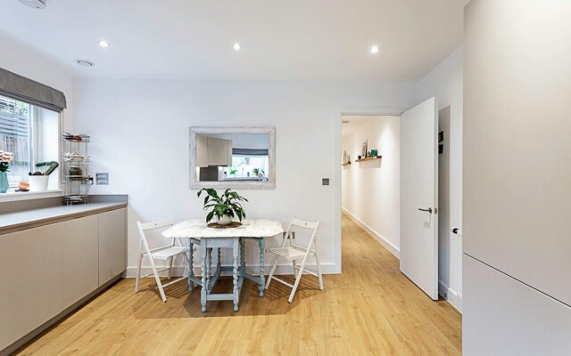 Quiet and Spacious Four Bedroom House