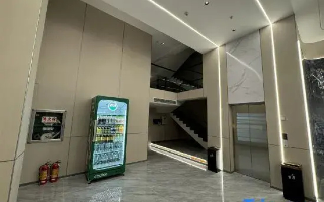 Longsheng Grand Hotel (Fangchenggang High-Speed Rail North Station)