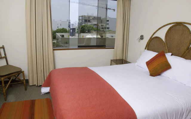 Suites Real Hotel
