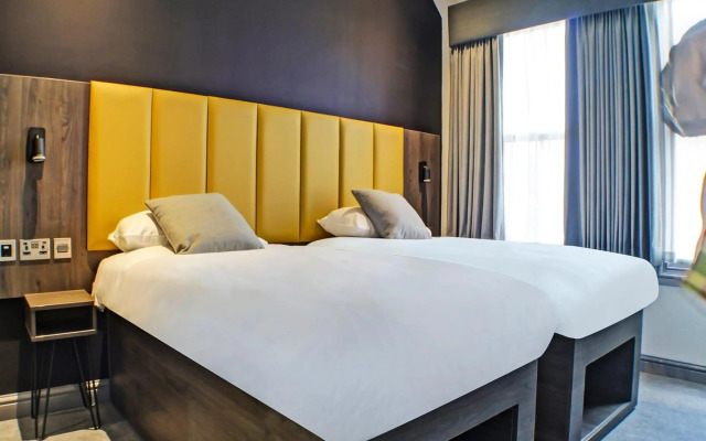OYO Tamworth Arms Boutique Pub & Hotel