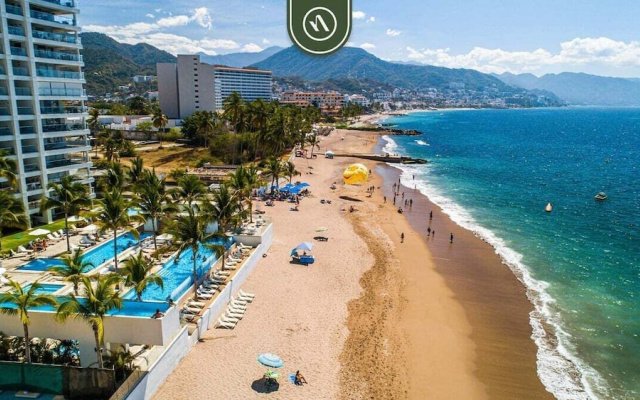 Oceanview Studio - King Bed - Pools - Beachclub