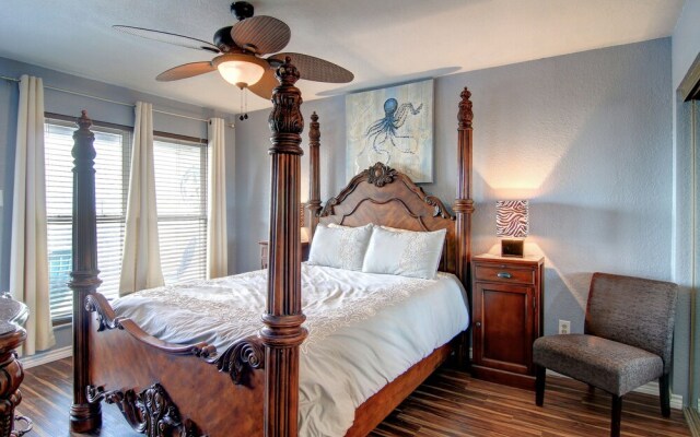 Third Floor Seabatical Condo in Mustang Island by Redawning