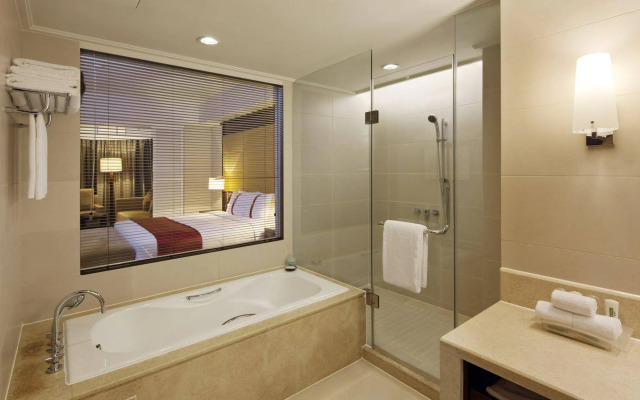 voco Guangzhou Shifu by IHG