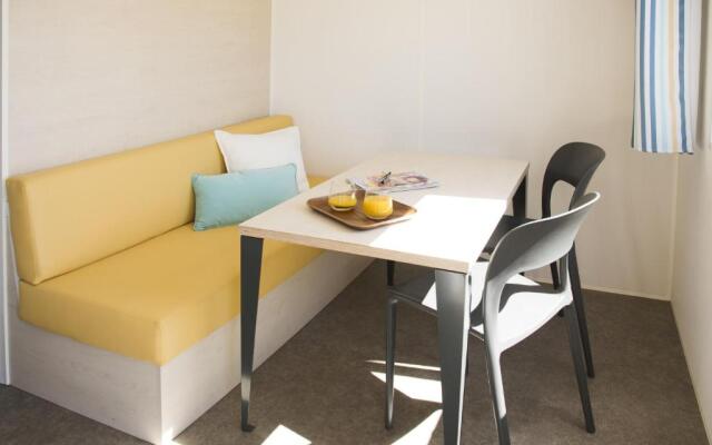 Bungalow tranquille entre océan, forêt et marais