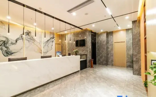 Unitour Hotel (Nanning Wuyi Interchange Subway Station)