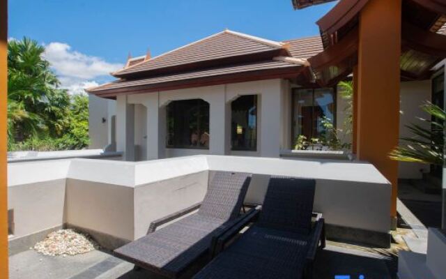 PhuTara 1700 sqm 6-bedroom Luxury Pool Villa