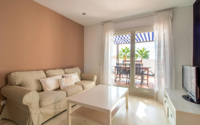 Apartamento con piscinas y muy cerca de la playa