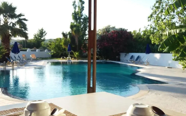 Sotirakis Hotel Studios