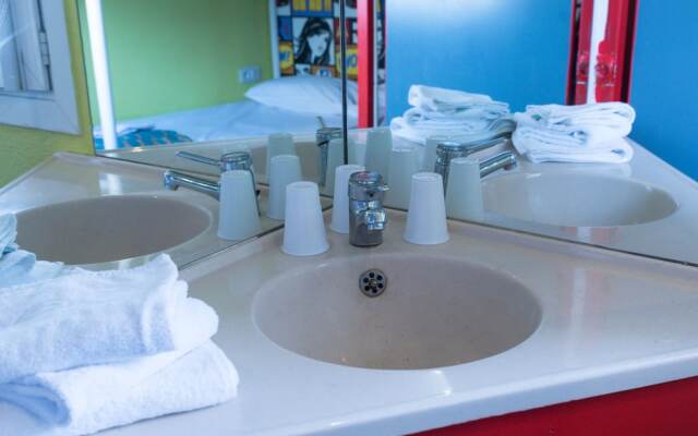 Lemon Hotel - Mery sur Oise/Cergy