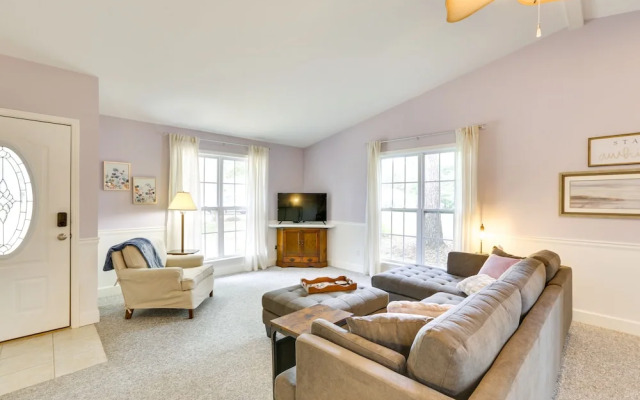 Tranquil Thomasville Retreat w/ Deck + Dining Area