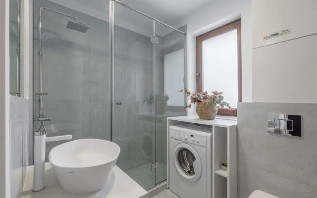 Modern & Bright Studio on Amzei Square