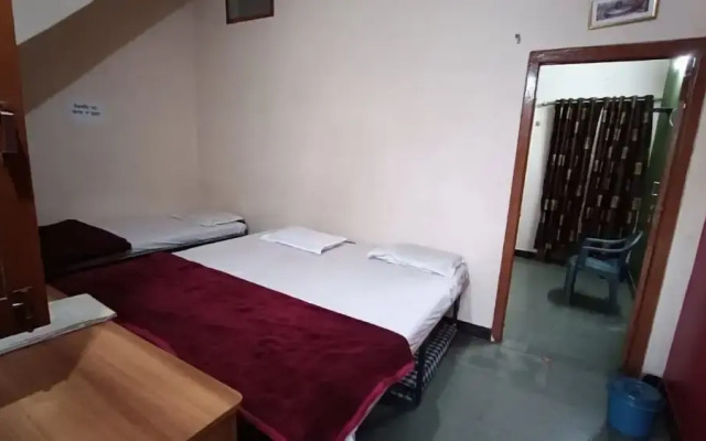Goroomgo Shree Ram Kuti Homestay Ujjain