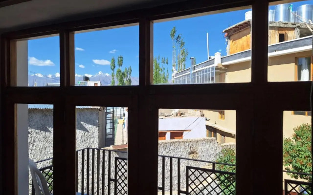 Shanti Guest House