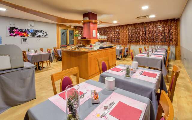 La Villa, Sure Hotel Collection by Best Western