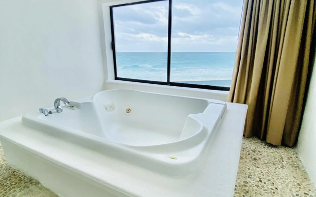 Cyan Cancun Resort & Spa