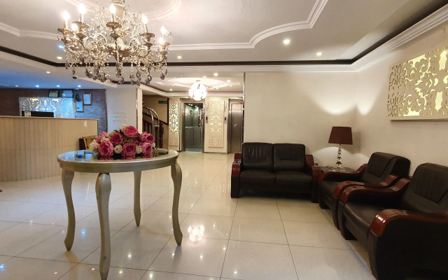 Saryet Al Hamra Hotel Apartments