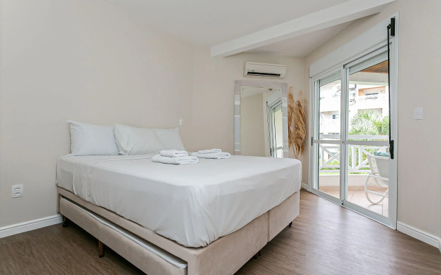 Completo Em Condominio Com Acesso a Lagoa #La10